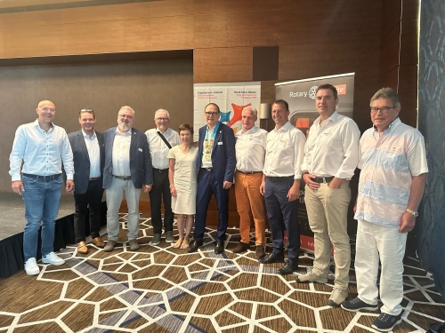 DG 2025-2026 Jouni K. Heinonen with his wife and members of RC Jorat